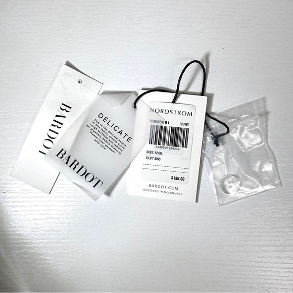 Lace Sheath Dress in White Size 12/XL Elegant Winter Soft Luxury Quiet Luxury - Picture 11 of 13